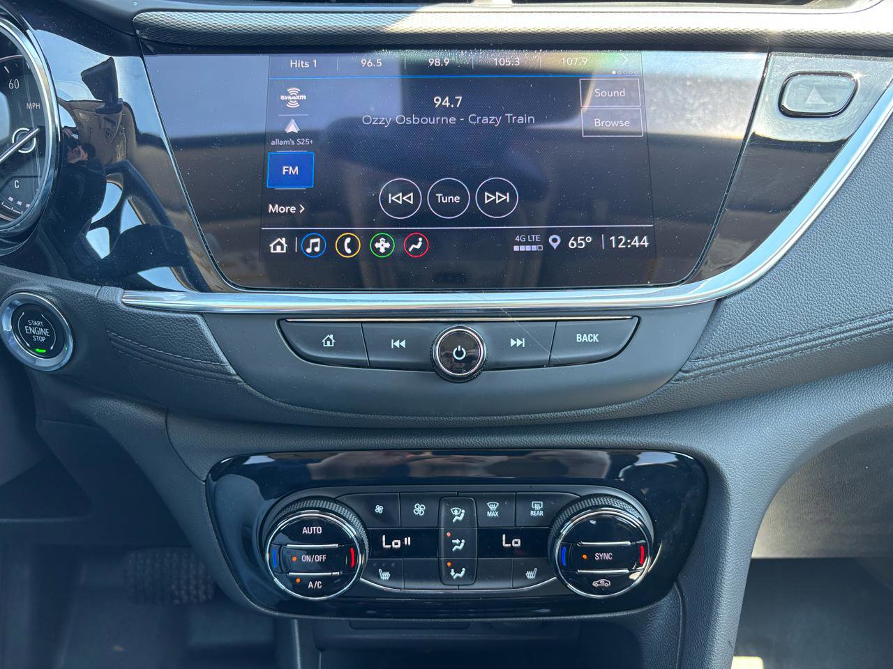 Used 2023 Buick Encore GX Essence w/ Experience Buick Package FWD image 21