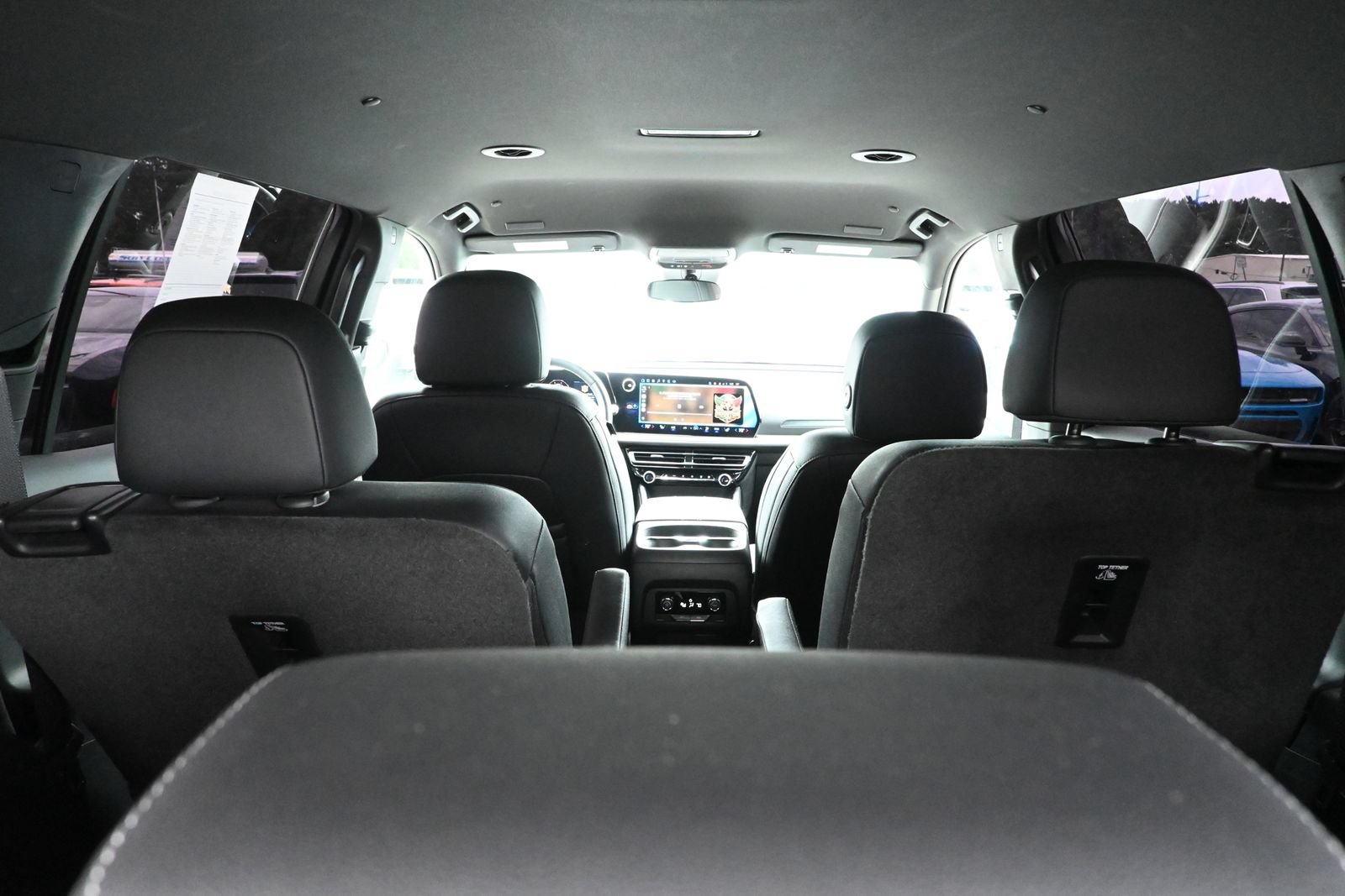 Used 2025 Chevrolet Traverse LT FWD image 35