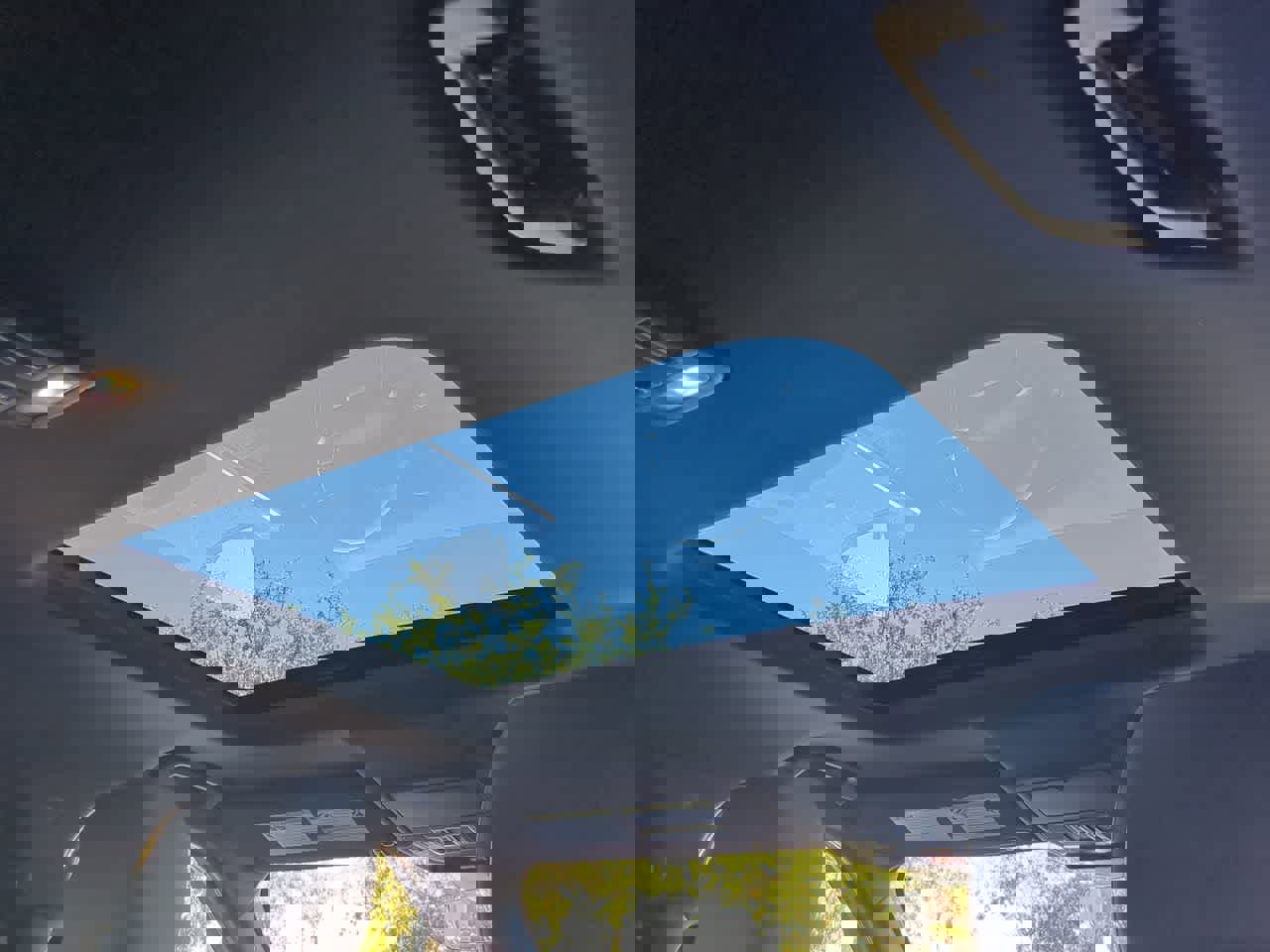 Used 2018 Land Rover Discovery SE image 22