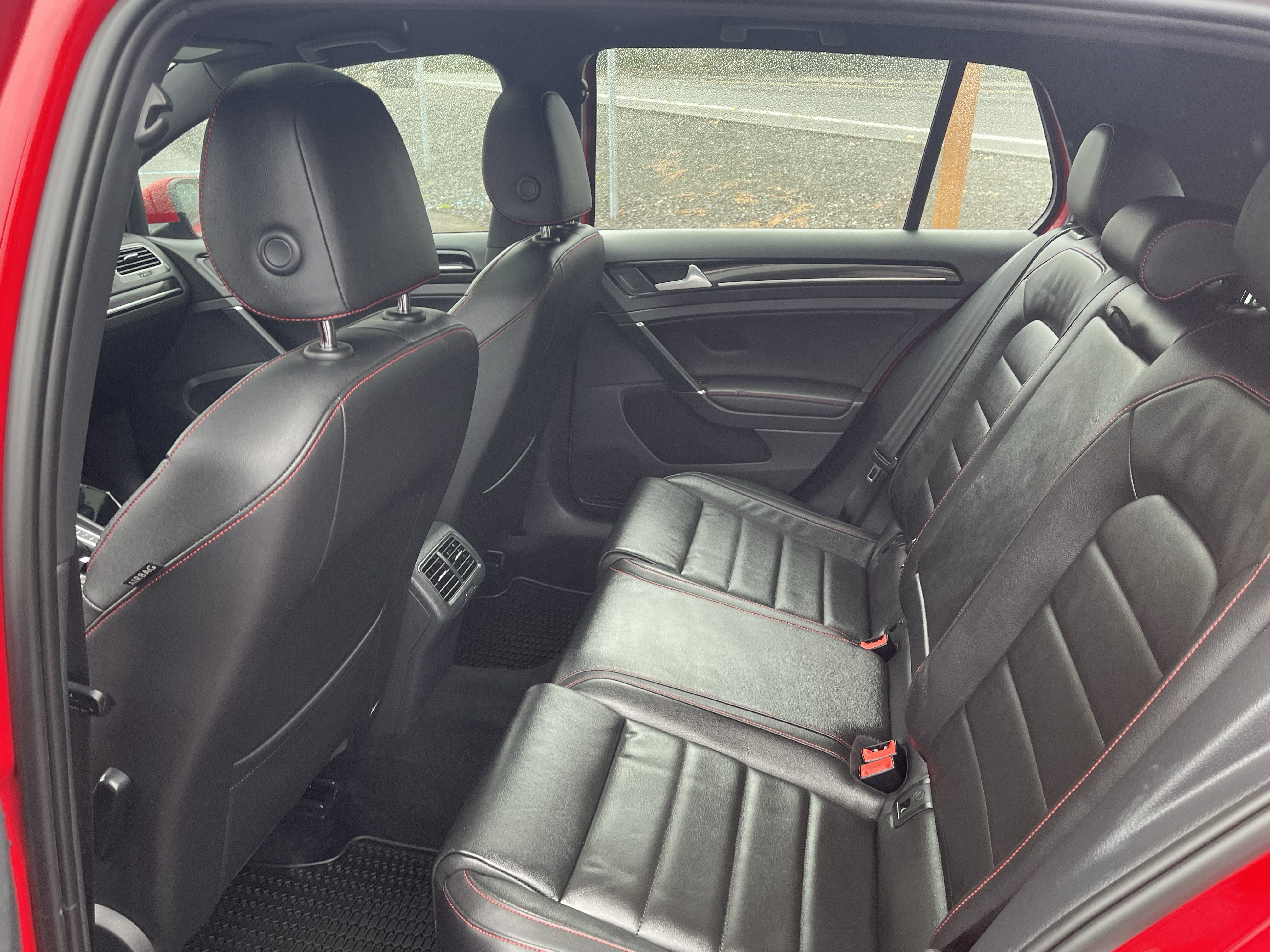 Used 2016 Volkswagen GTI SE w/ Driver Assistance Package FWD image 14