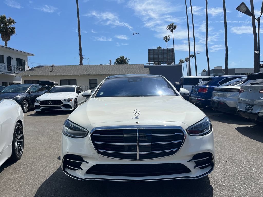 Used 2022 Mercedes-Benz S 500 4MATIC w/ AMG Line Package image 2