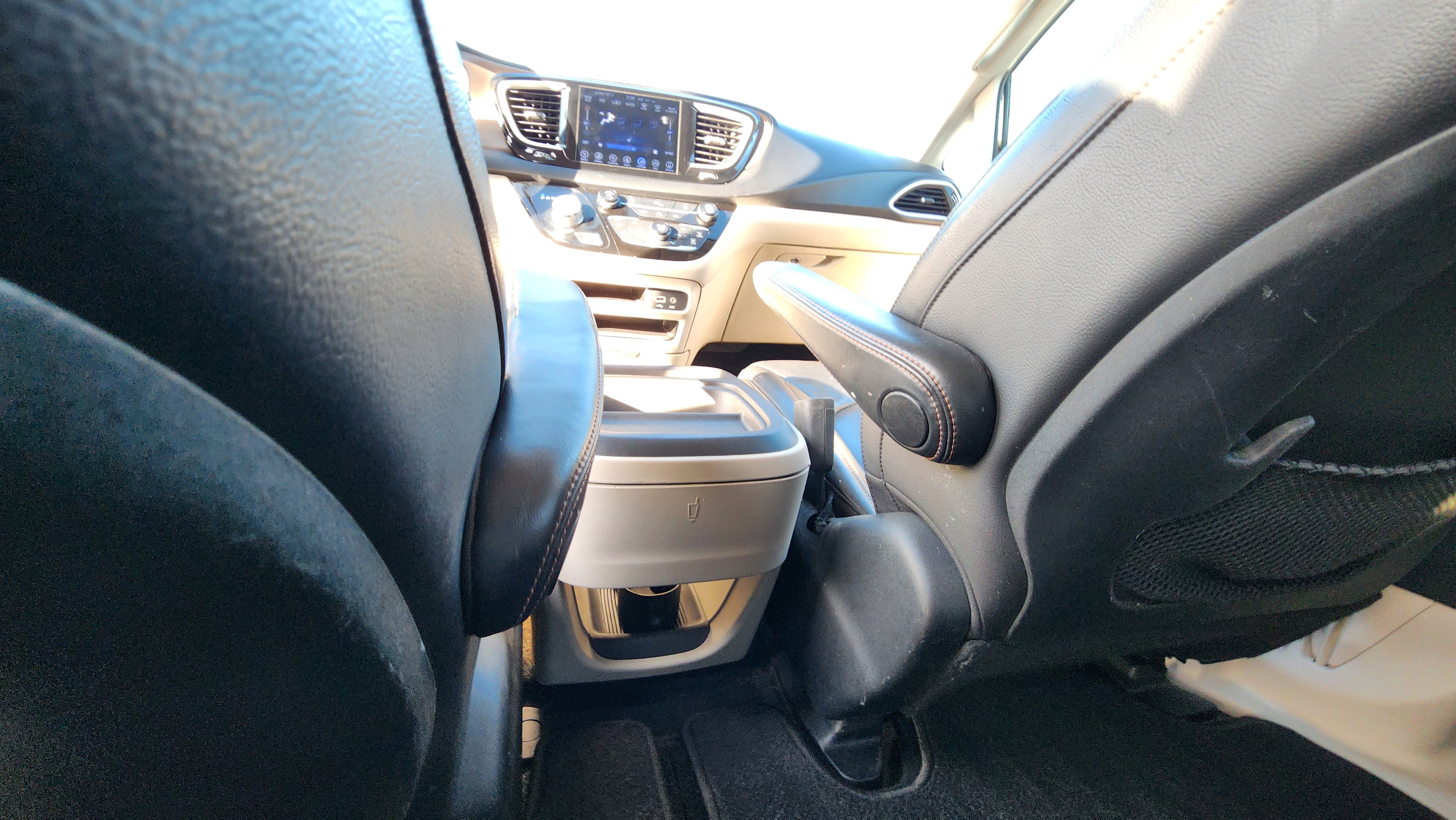 Used 2017 Chrysler Pacifica Touring-L w/ Tire & Wheel Group image 17