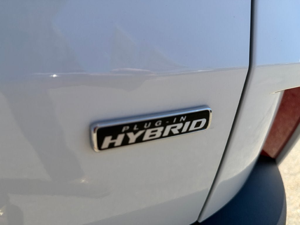 Used 2025 Ford Escape SE w/ PHEV Premium Package FWD image 35