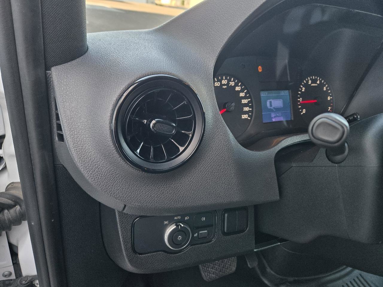 Used 2022 Mercedes-Benz Sprinter 2500 image 25