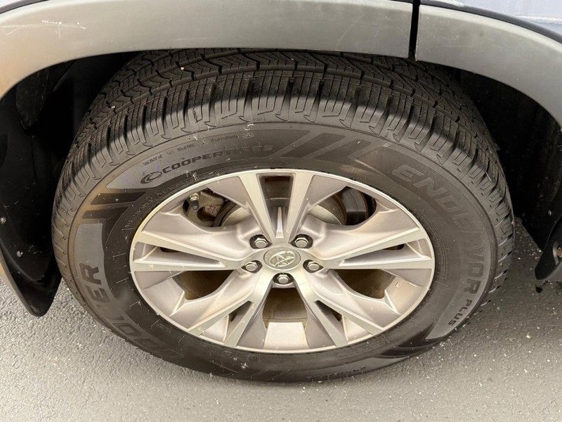 Used 2015 Toyota Highlander XLE image 7