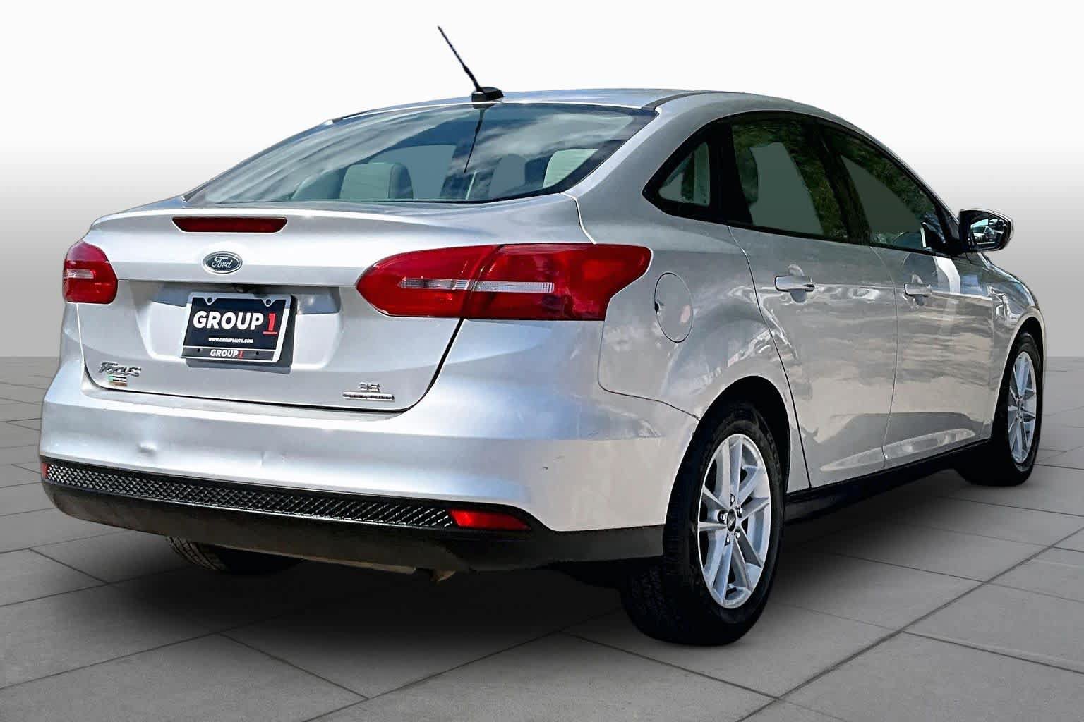Used 2015 Ford Focus SE FWD image 13