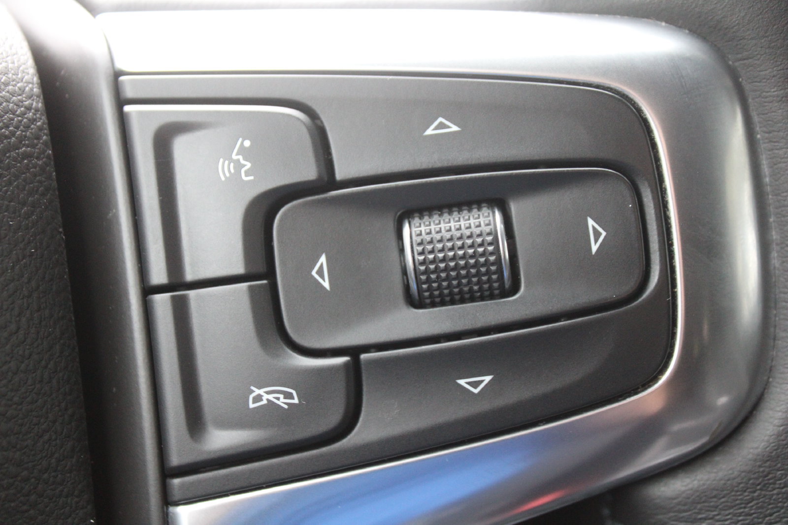 Used 2020 Chevrolet Blazer LT w/ LPO, Floor Liner Package FWD image 31
