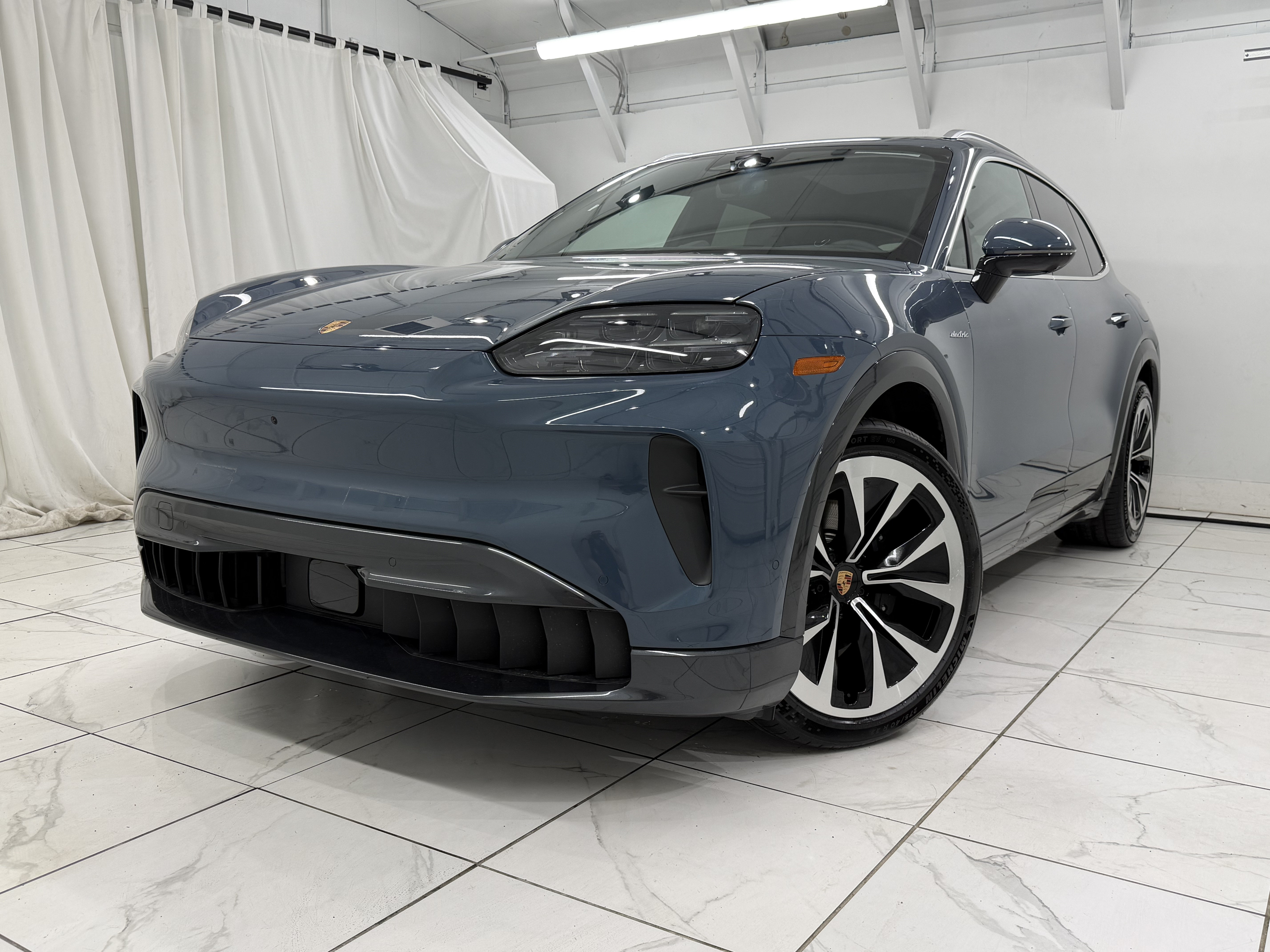 New 2026 Porsche Cayenne Electric AWD/4WD image 8