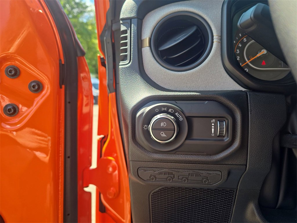 New 2025 Jeep Gladiator Sport image 14