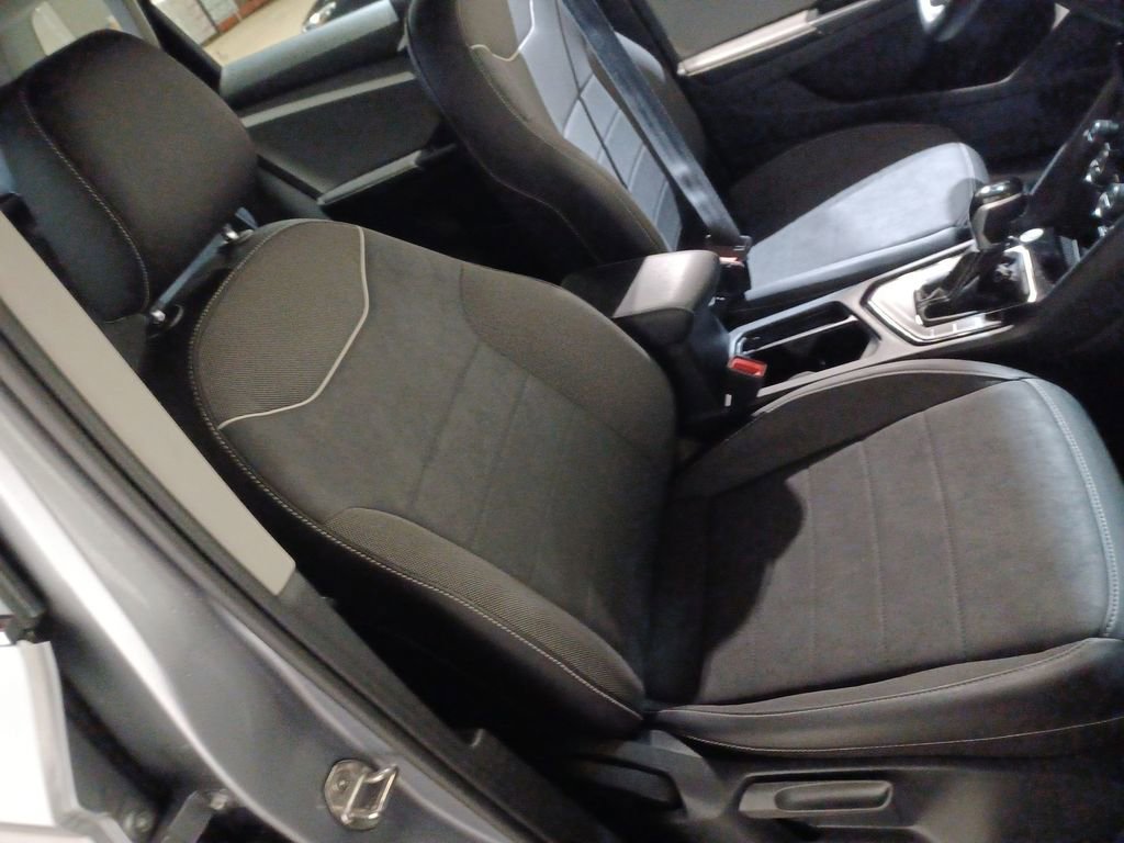 Used 2024 Volkswagen Taos SE image 24