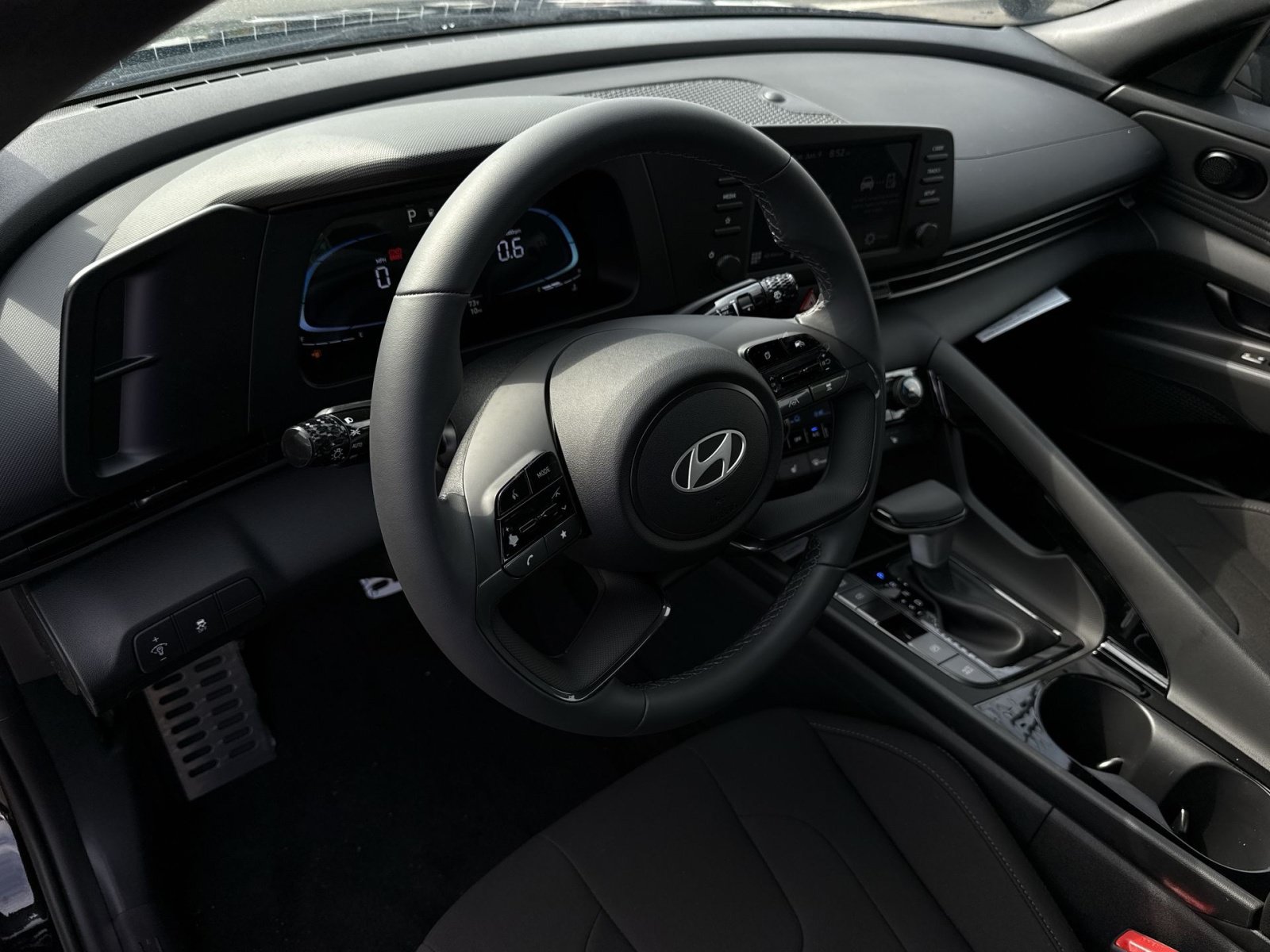 New 2026 Hyundai Elantra SEL Sport Premium FWD image 31
