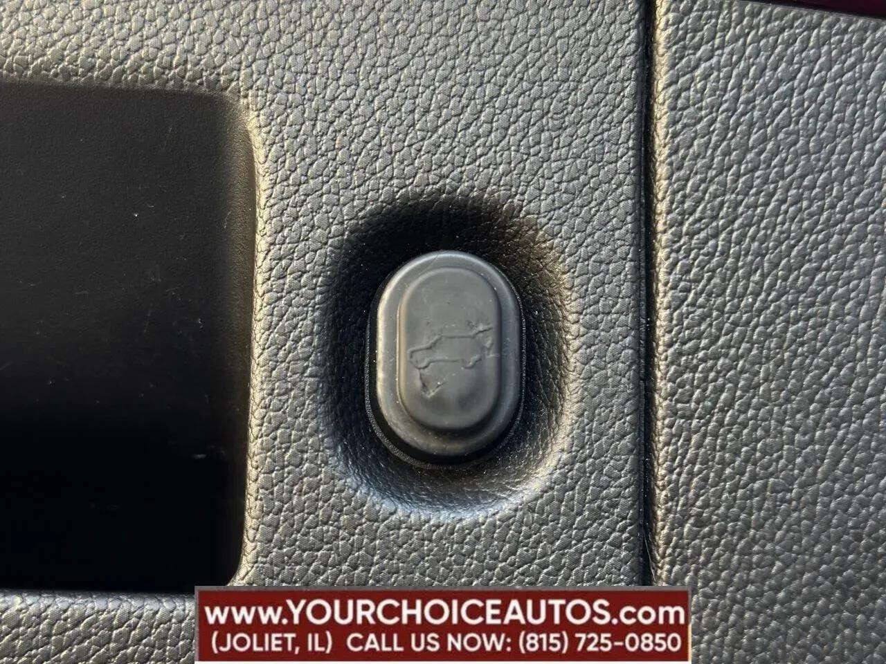 Used 2018 Chevrolet Tahoe Premier AWD/4WD image 11