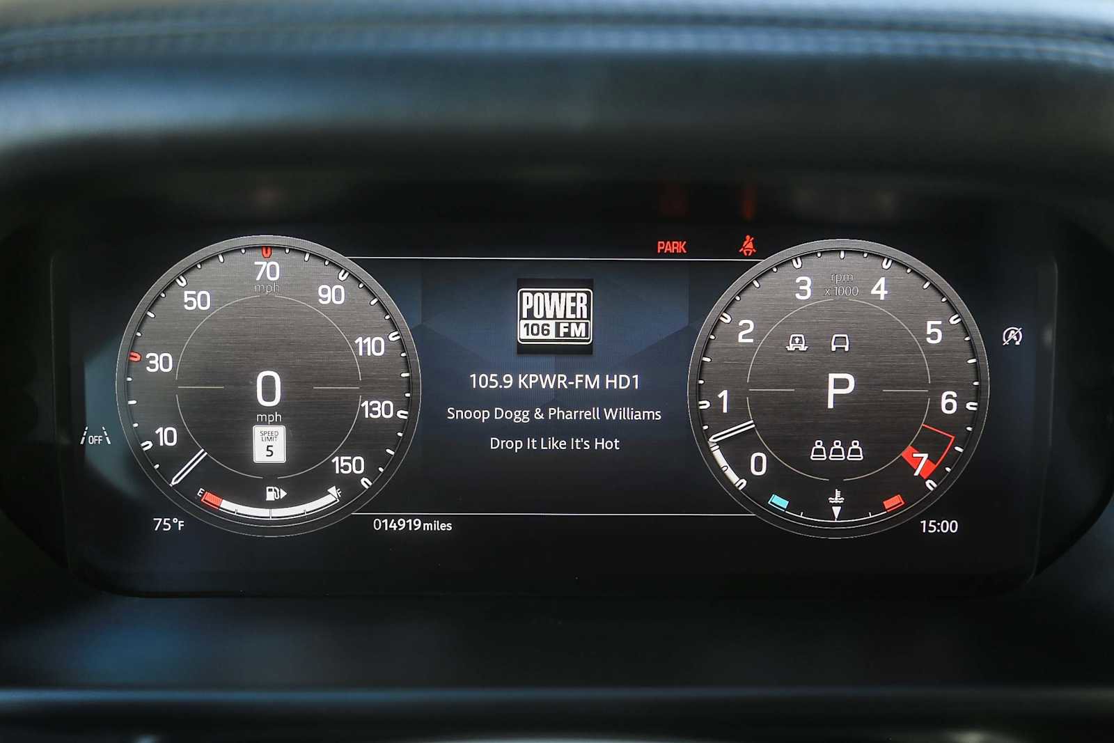 Used 2024 Land Rover Defender 110 SE image 20