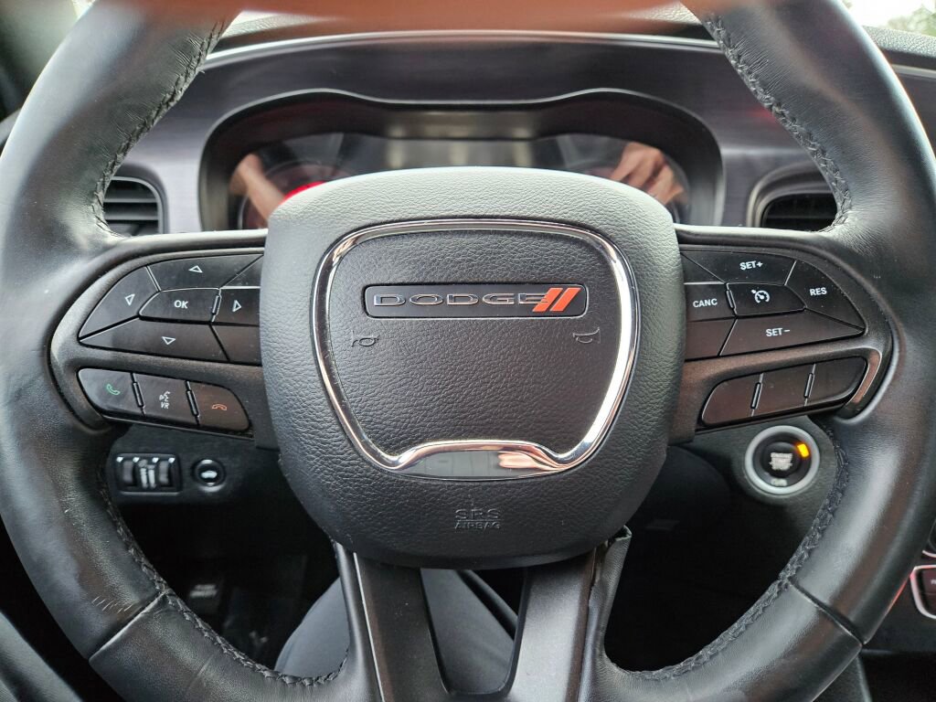 Used 2018 Dodge Charger SXT w/ Blacktop Package image 2