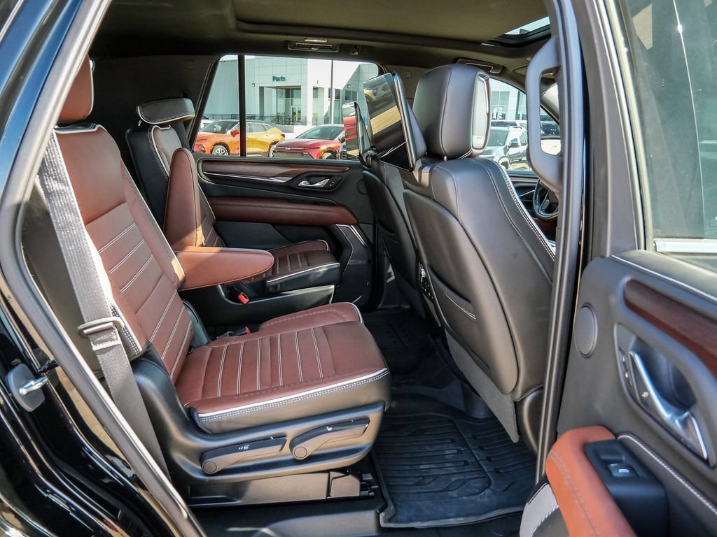 Used 2023 GMC Yukon Denali Ultimate AWD/4WD image 24