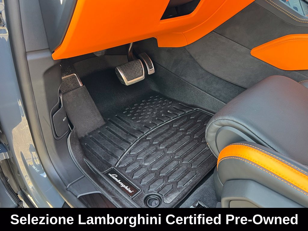 Used 2025 Lamborghini Urus SE AWD/4WD image 27