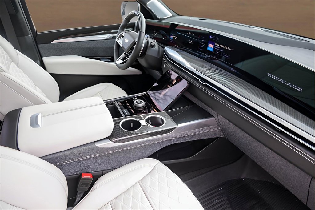 Certified 2025 Cadillac Escalade V w/ LPO, Floor Liner Package image 32