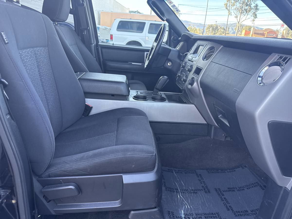 Used 2017 Ford Expedition XLT image 20