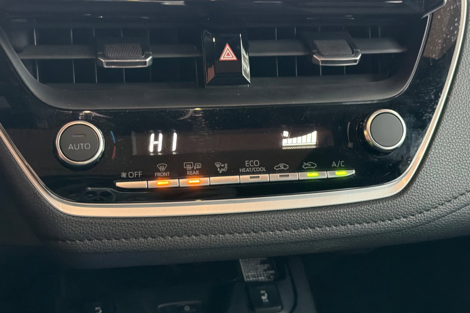 Used 2024 Toyota Corolla XSE image 27