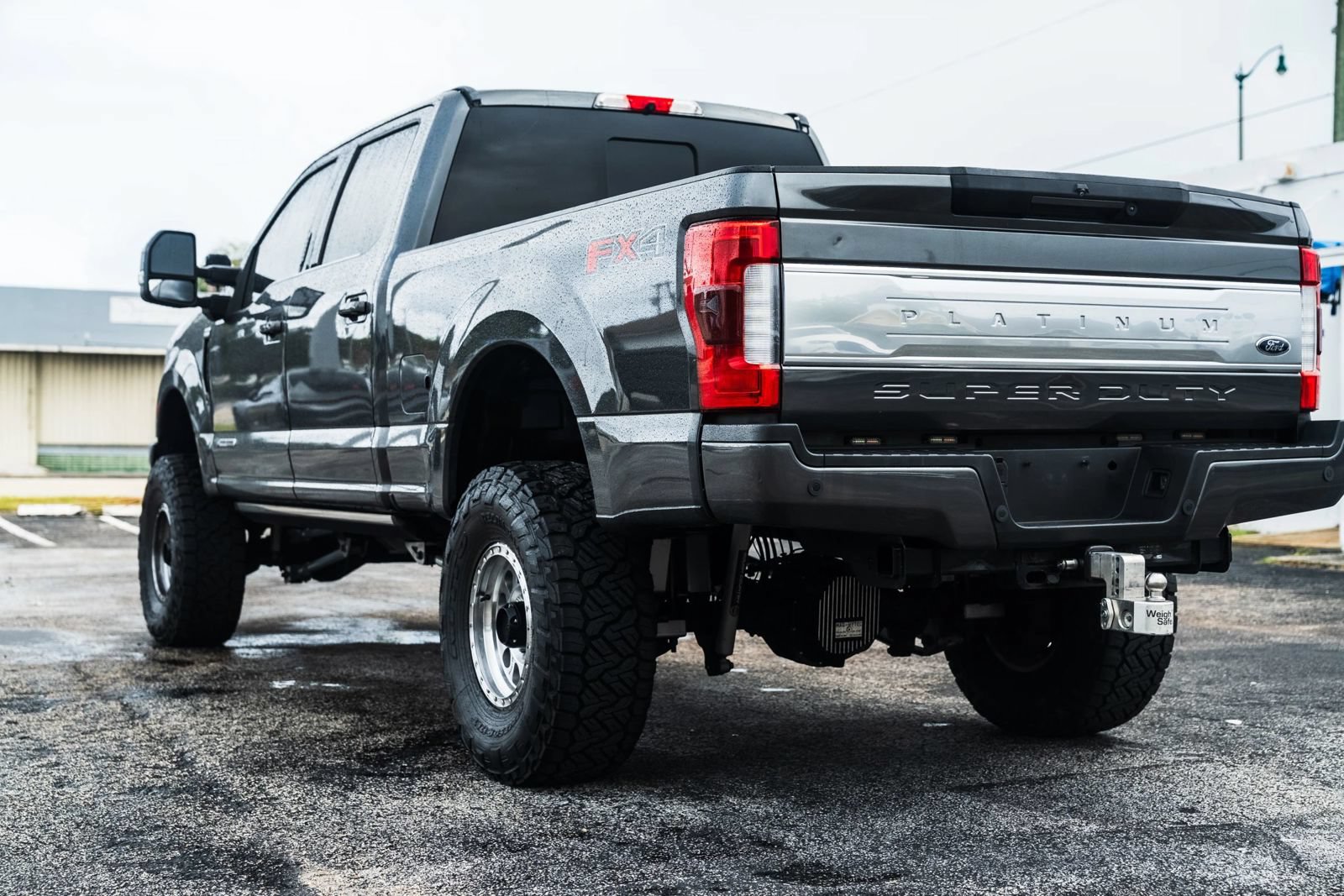 Used 2017 Ford F250 Platinum w/ Platinum Ultimate Package AWD/4WD image 8