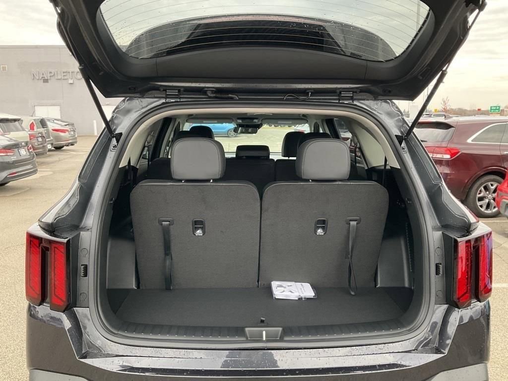 Certified 2025 Kia Sorento S image 25