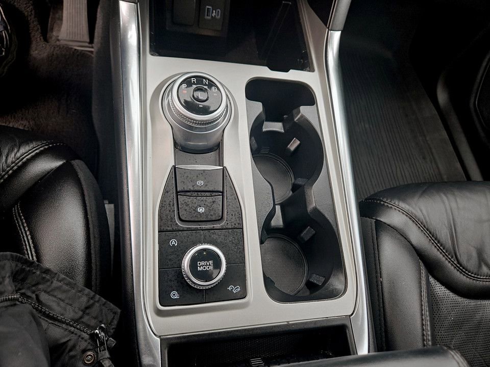 Used 2023 Ford Explorer Platinum w/ Technology Package image 27