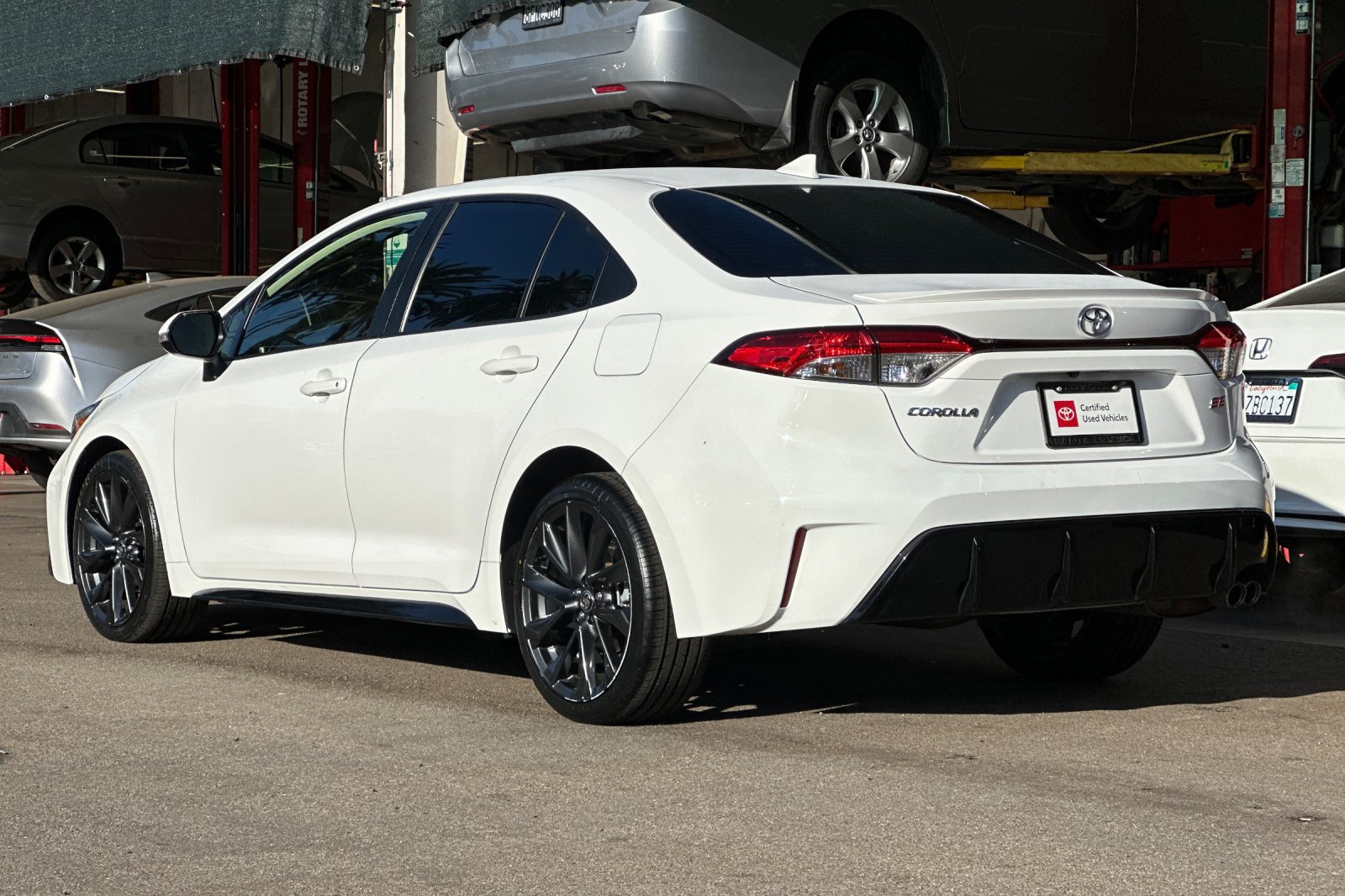 Certified 2024 Toyota Corolla SE w/ SE Premium Package FWD image 21