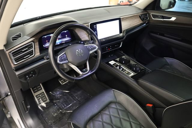 Used 2024 Volkswagen Atlas SEL Premium R-Line image 12