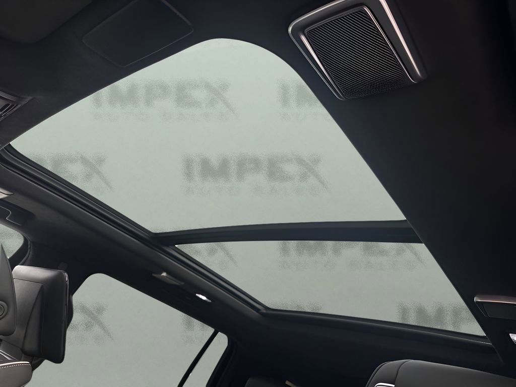 Used 2024 Cadillac Escalade ESV Premium Luxury Platinum image 12