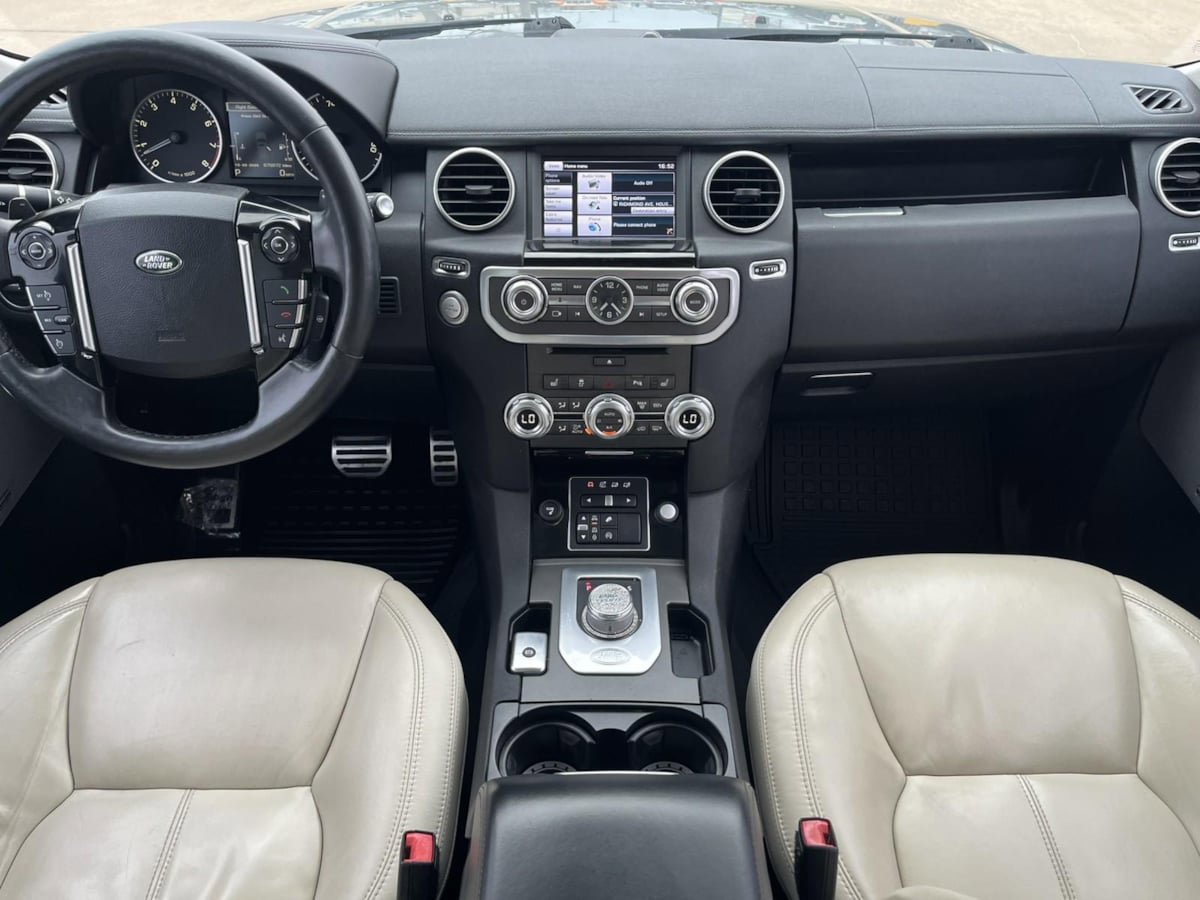 Used 2015 Land Rover LR4 HSE LUX image 44