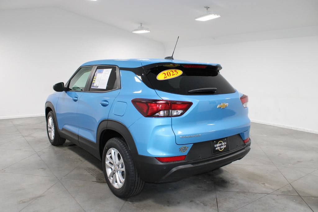 Used 2025 Chevrolet TrailBlazer LS w/ LS Convenience Package FWD image 7