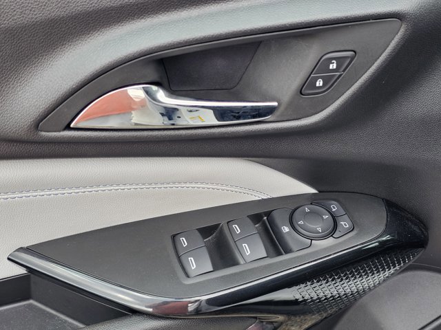 Used 2025 Chevrolet Trax LT w/ LT Convenience Package FWD image 16