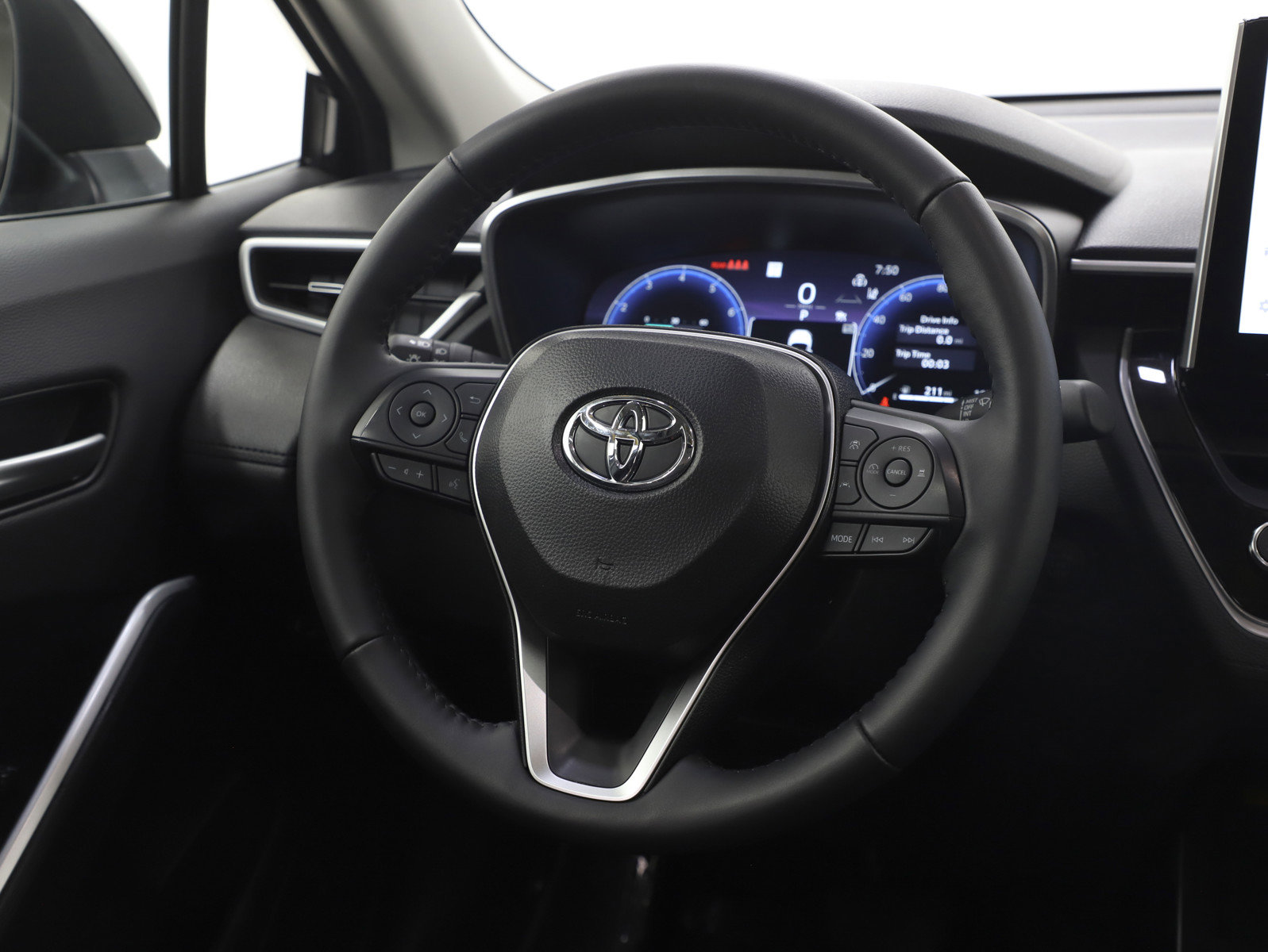 Used 2026 Toyota Corolla Cross XLE w/ Convenience Package image 17