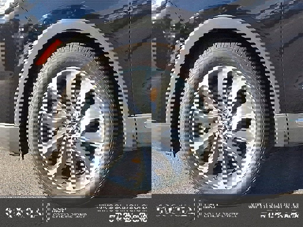 Certified 2023 Lincoln Nautilus Reserve image 8