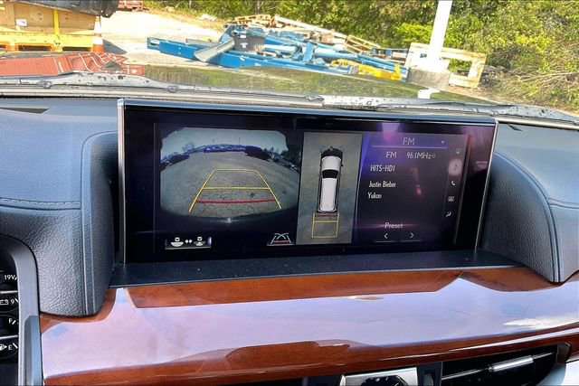 Used 2021 Lexus LX 570 4WD w/ Luxury Package image 11