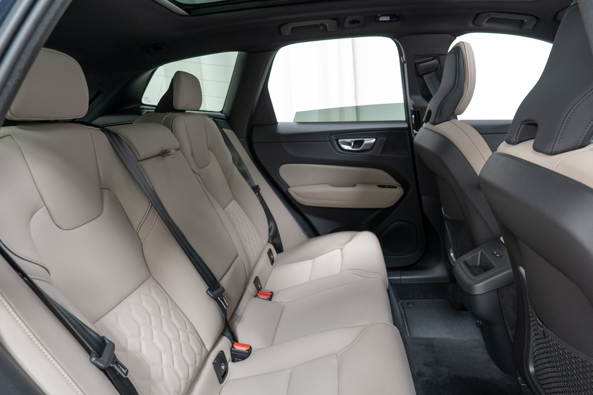 New 2027 Volvo XC60 B5 Core AWD/4WD image 24