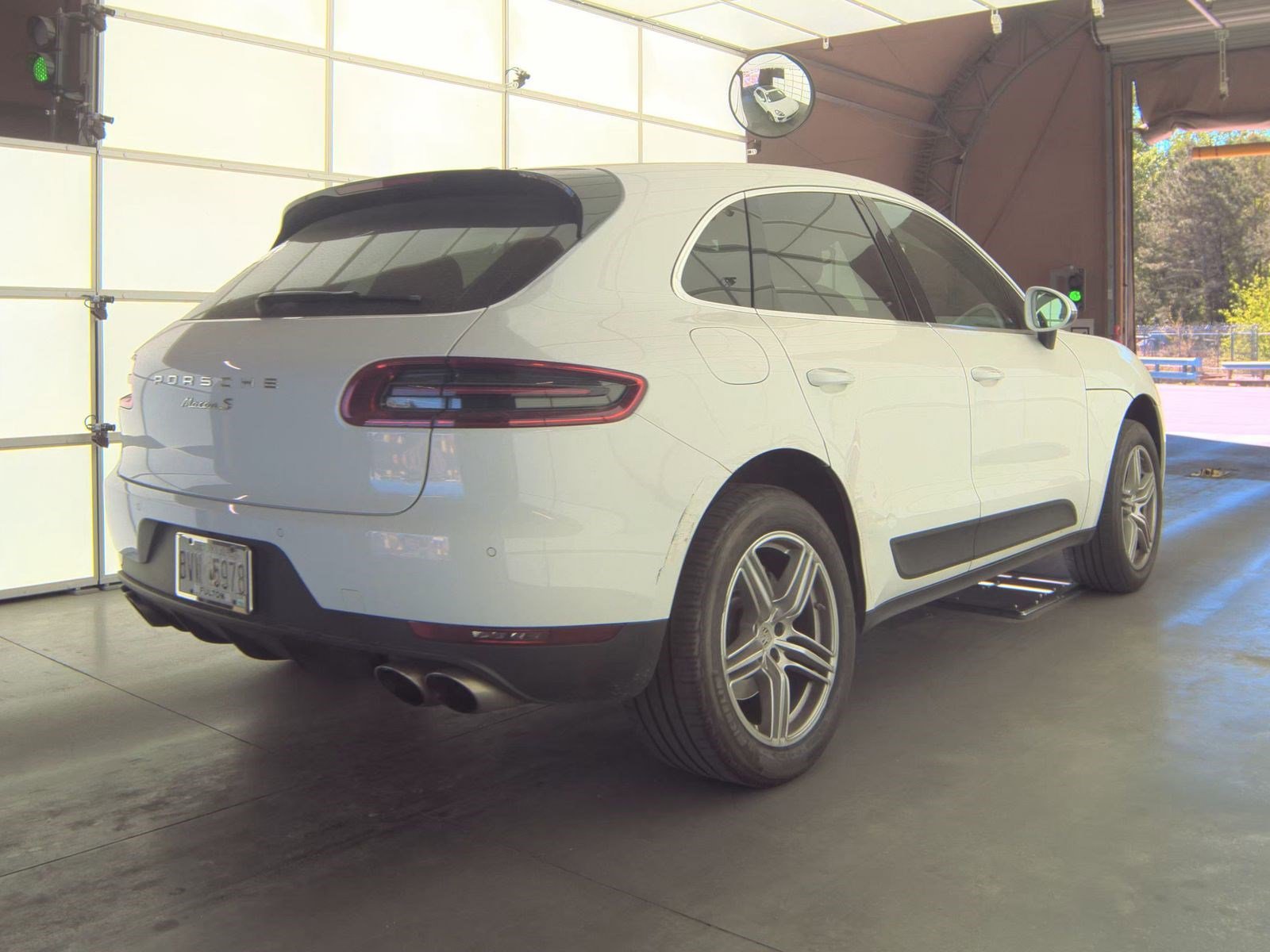 Used 2017 Porsche Macan S image 6