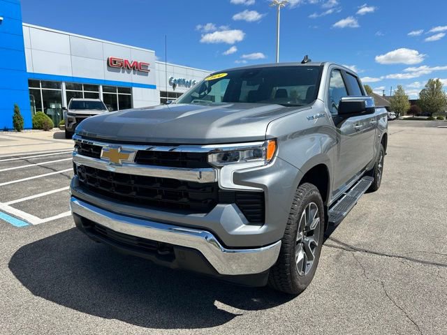 Used 2024 Chevrolet Silverado 1500 LT image 2