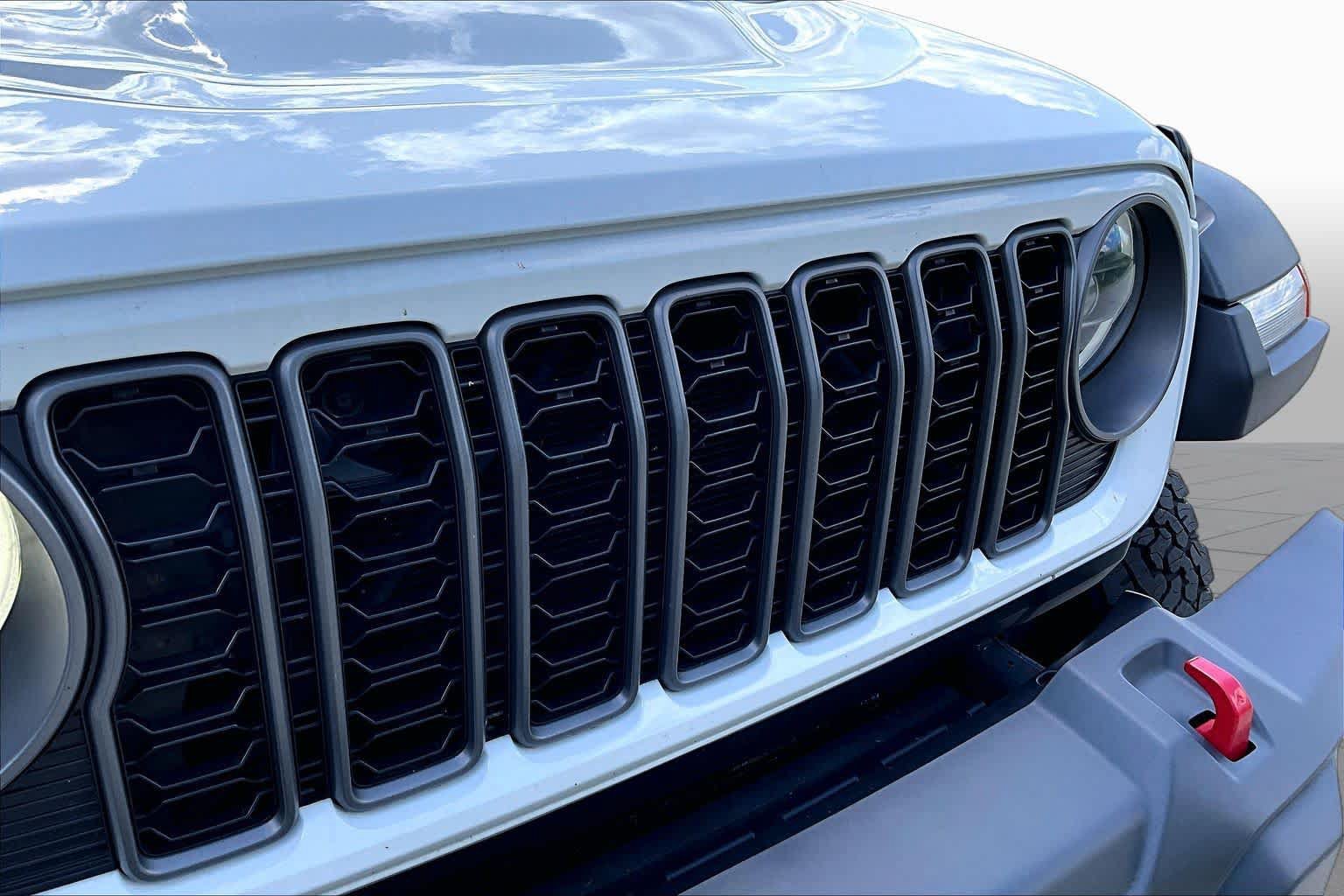 Used 2025 Jeep Wrangler Unlimited Rubicon AWD/4WD image 32