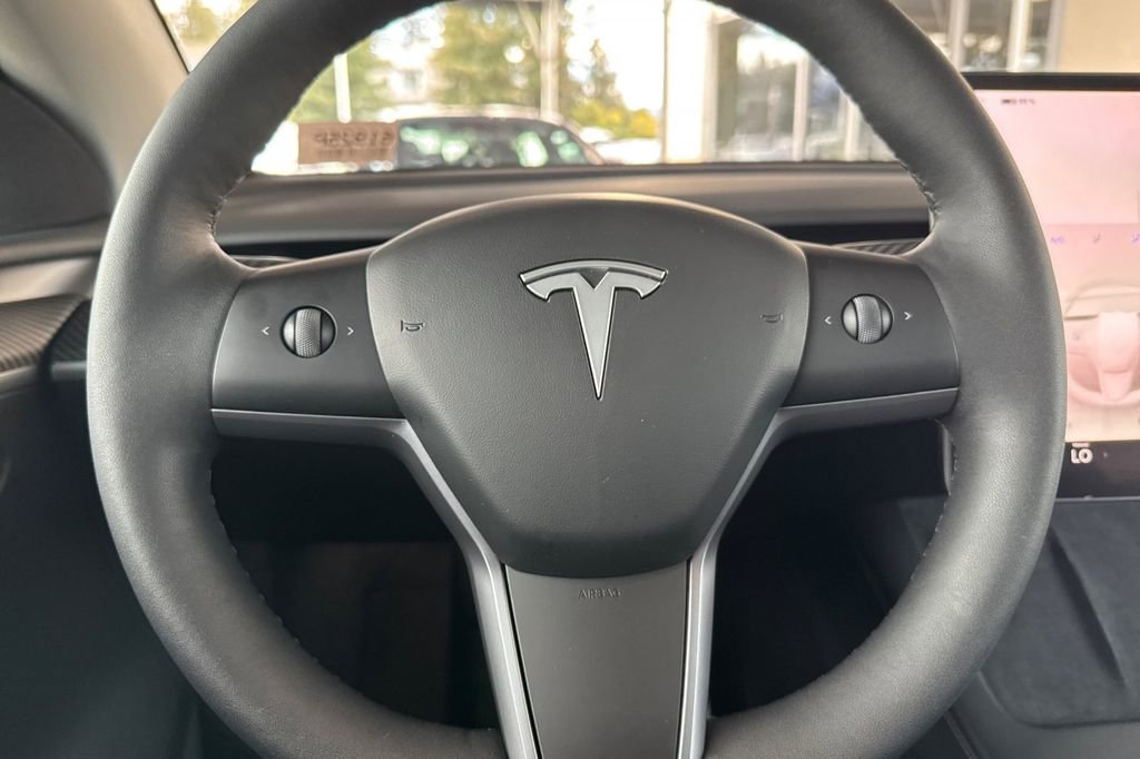 Used 2025 Tesla Model Y Performance image 21