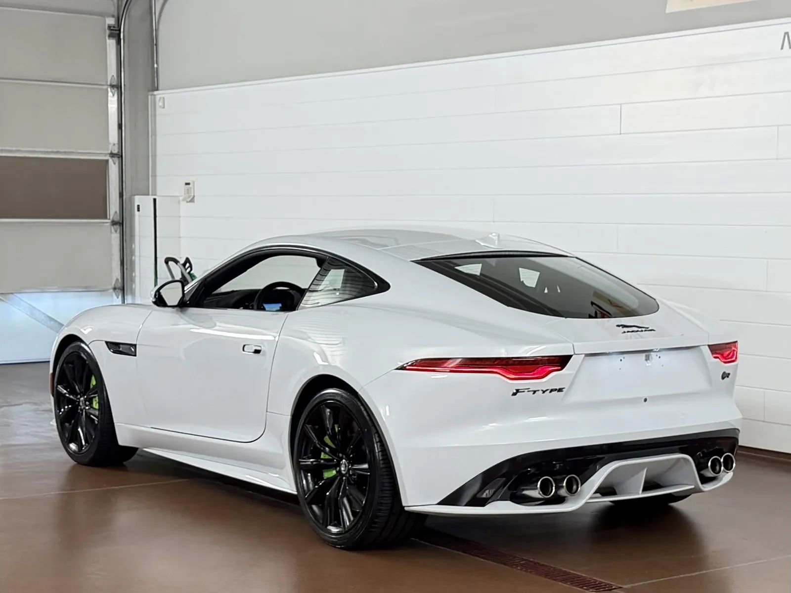 Used 2021 Jaguar F-TYPE R AWD/4WD image 5
