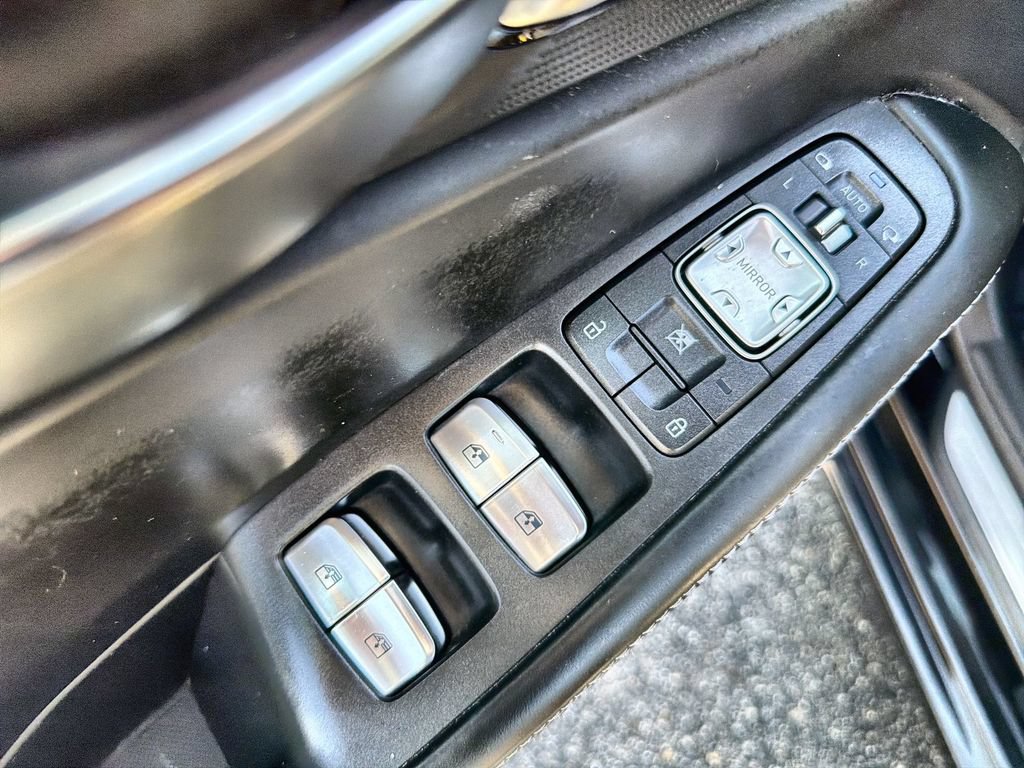 Used 2017 Genesis G90 3.3T Premium AWD/4WD image 15