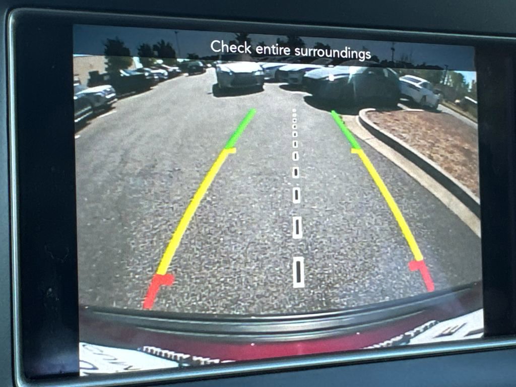 Used 2018 Jeep Grand Cherokee Laredo image 28