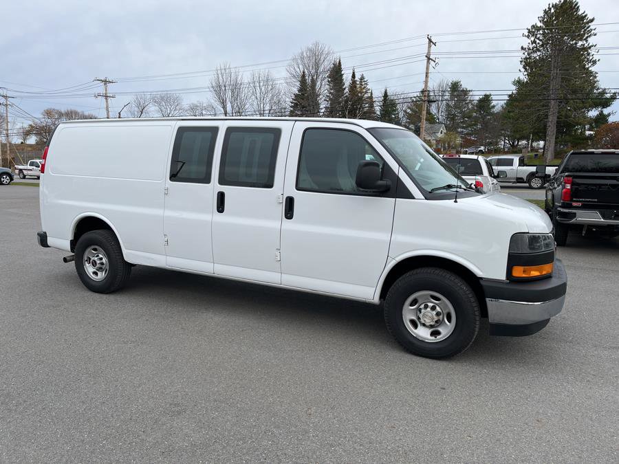 Used 2022 GMC Savana 2500 Extended w/ Enhanced Convenience Package image 2