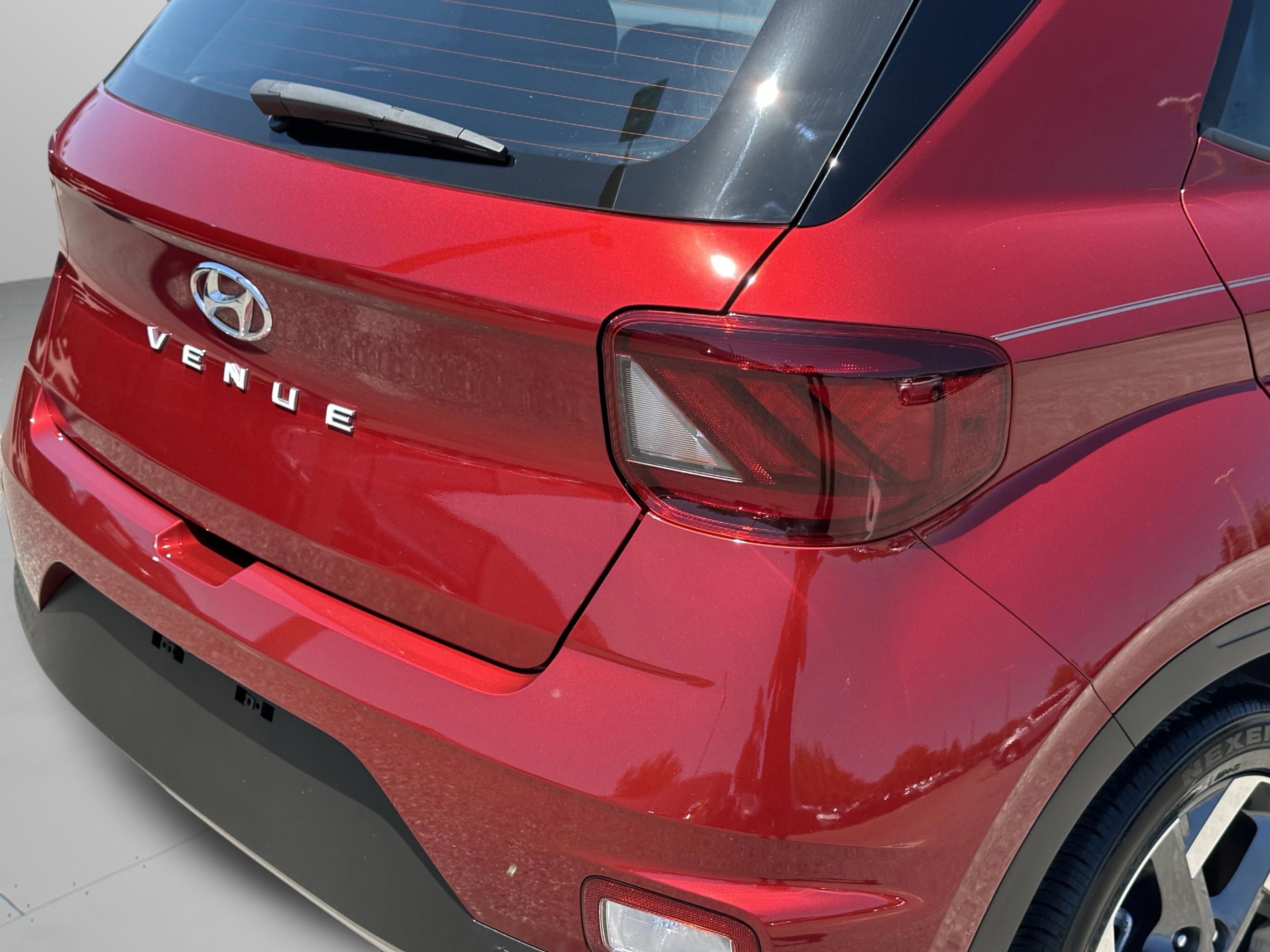 Certified 2024 Hyundai Venue Limited FWD image 36