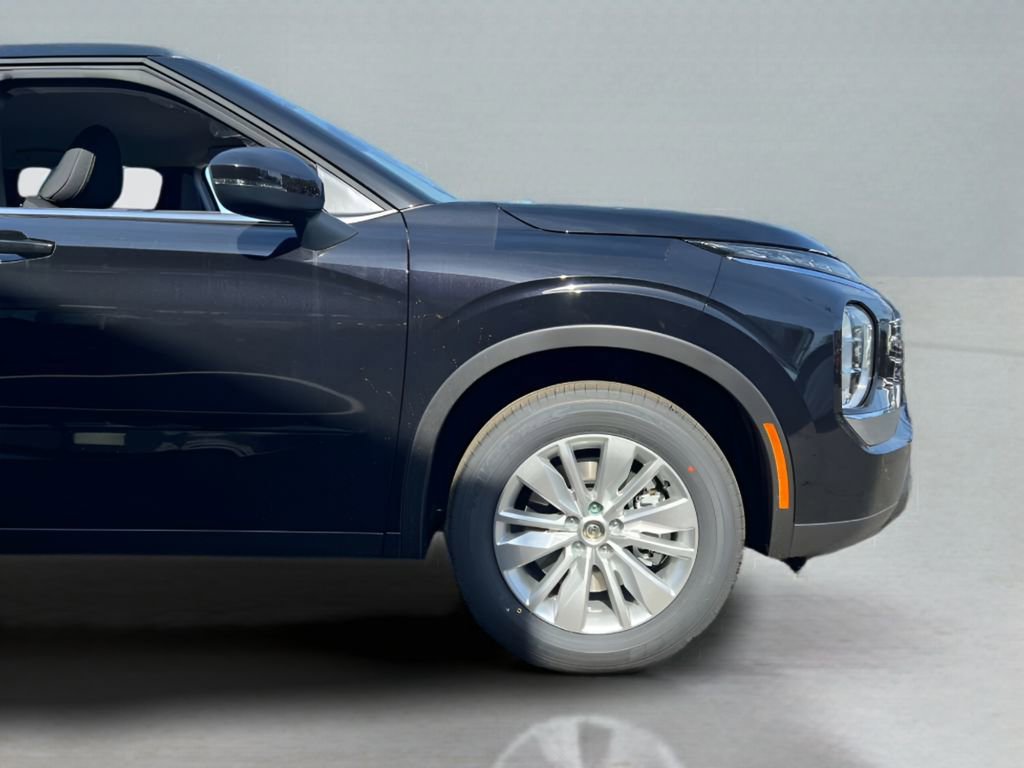 New 2026 Mitsubishi Outlander ES image 14