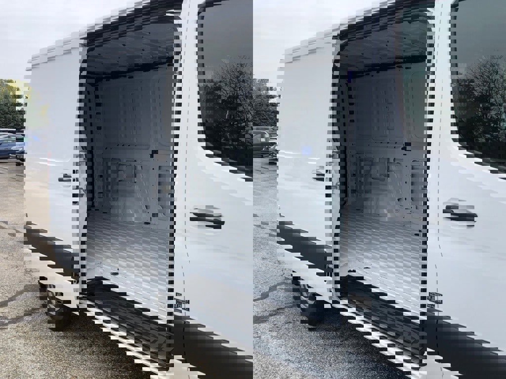 Used 2019 Freightliner Sprinter 2500 w/ Driver Convenience Package image 29