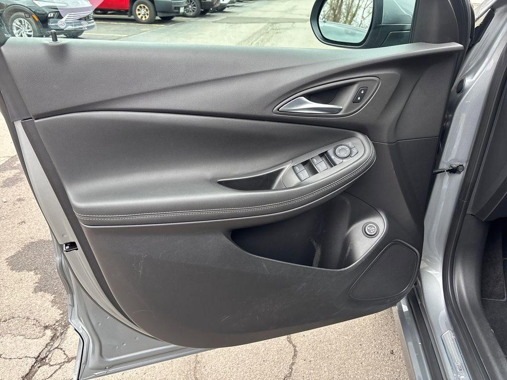 Used 2023 Buick Encore GX Select w/ Sport Touring Package AWD/4WD image 20