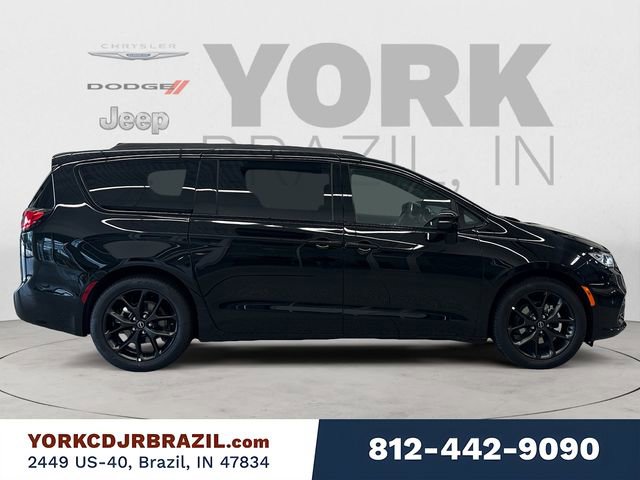 New 2026 Chrysler Pacifica Limited w/ S Appearance Package image 6