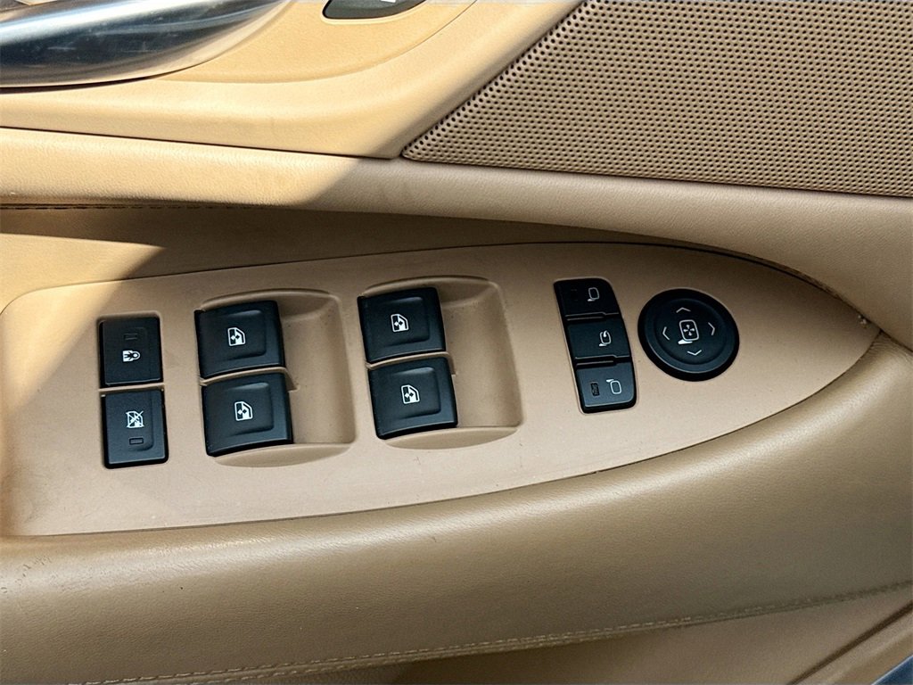 Used 2019 Cadillac Escalade Platinum image 18